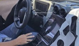 奔驰c级新内饰爆料视频,科技与豪华的完美融合